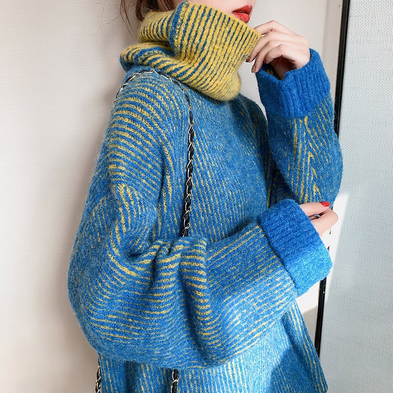 The Isolde Loose-Knit Turtleneck