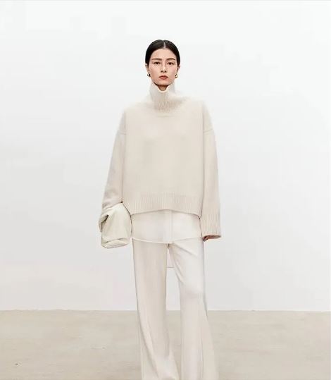The Linnea Cashmere-Blend Turtleneck